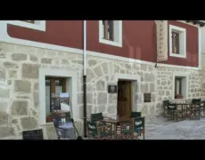 Descansa en el camino de Santiago: Albergue A Cien Leguas en Castrojeriz con literas desde 12€ y habitaciones desde 40€-90€