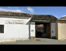 Descansa en el Camino de Santiago: Albergue en Boadilla del Camino, ¡reserva ahora!