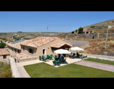 Rural «Albergue Juan de Yepes: Tu hogar en el Camino de Santiago, desde 12€ la litera