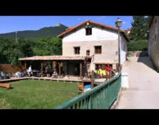 Rural «Descubre la comodidad y el encanto del Albergue La Parada de Zuriáin en el Camino de Santiago