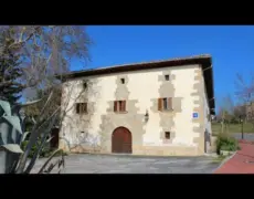 Descubre el acogedor Albergue de Maribel Roncal en el Camino de Santiago
