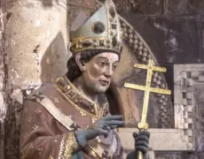 Descubre la Basílica de San Isidoro en León: Un tesoro en el camino de Santiago para los peregrinos y el turismo