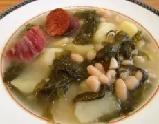 Caldo gallego: el manjar del peregrino en el camino de Santiago