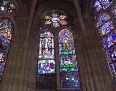 Descubriendo la majestuosa Catedral de León en el Camino de Santiago: una parada imprescindible para todo peregrino turista