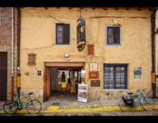 Descubre los hospitalarios albergues medievales en el Camino de Santiago: una guía para peregrinos y turistas