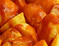 Patatas bravas: la mejor opción gastronómica para el peregrino en el Camino de Santiago