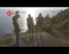 Renacimiento en el Camino de Santiago: La tradición de quemar ropa en Fisterra
