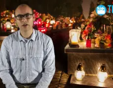 Velas y devoción en el Monasterio de Samos: una tradición en el Camino de Santiago para peregrinos y turistas