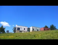 Rural «Descubre el encanto del Albergue Casa Cruceiro Ferreiros en el Camino de Santiago: literas a solo 12€ y habitaciones desde 50€-75€