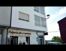 Descubre el encanto del Camino de Santiago en el Albergue Hostel O Castelo Palas de Rei: reserva tu habitación desde 37€