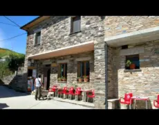 Rural «Albergue La Escuela: Tu mejor opción para alojarte en el Camino de Santiago a un precio increíble