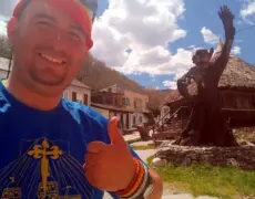 Descubre el Albergue de Peregrinos Municipal de Vega de Valcarce en el Camino de Santiago: ¡64 literas por solo 8€! Planifica tu viaje de turismo peregrino del 15 de marzo al 1 de noviembre